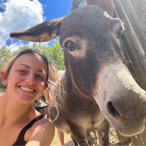 Meet your Posher, Emily